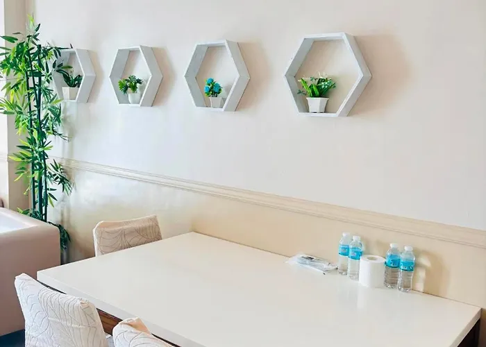 Mactan Newtown Staycation Near Airport Punta Engaño