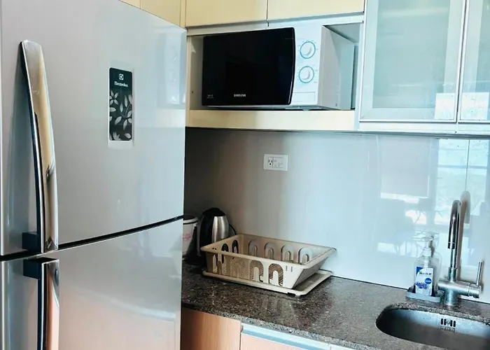 Mactan Newtown Staycation Near Airport Lägenhetshotell