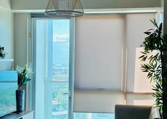 Mactan Newtown Staycation Near Airport Lägenhetshotell Punta Engaño